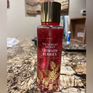 Victorias Secret Crimson Berries body mist